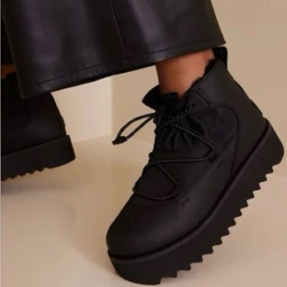 Ugg Classic Rising Toggle Platform Boots - Picture 1 of 6